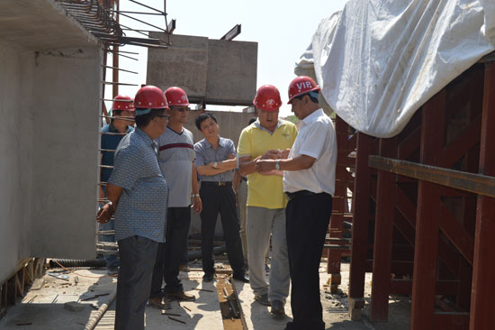 河北省高速公路隧道专家组长,承德市交通运输局局长于凤江等视察张承